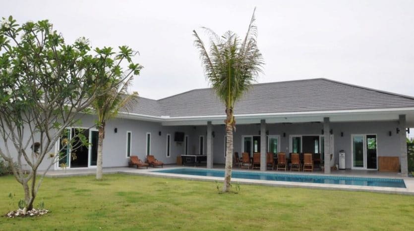 Well Designed Hua Hin Property – High Quality Build Massive Plot