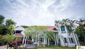 Massive 5 bedroom Villa In Prime Location Central Hua Hin