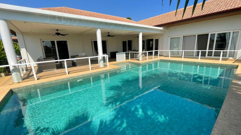 Hua Hin 3 Bed Private Pool Villa On A Corner Plot With Extended Living Areas (11)