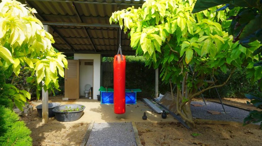 Pranburi Pool Villa For Sale On A Nice Sized Plot With Private River Frontage