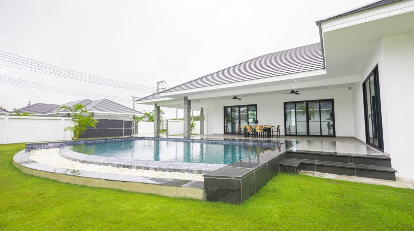 Highland Villas 3 Hua Hin Luxury Pool Villa For Sale Near Black Mountain Golf