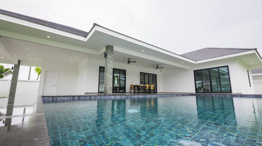 Highland Villas 3 Hua Hin Luxury Pool Villa For Sale Near Black Mountain Golf