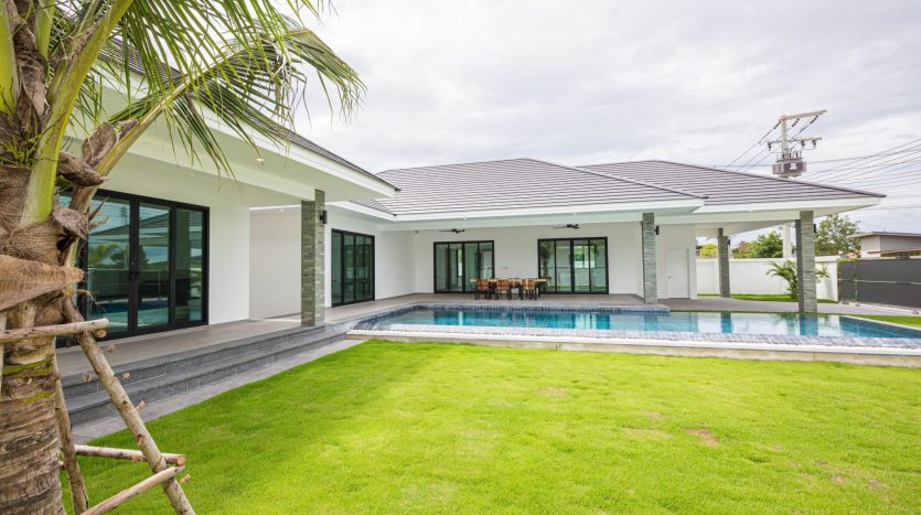 Highland Villas 3 Hua Hin Luxury Pool Villa For Sale Near Black Mountain Golf