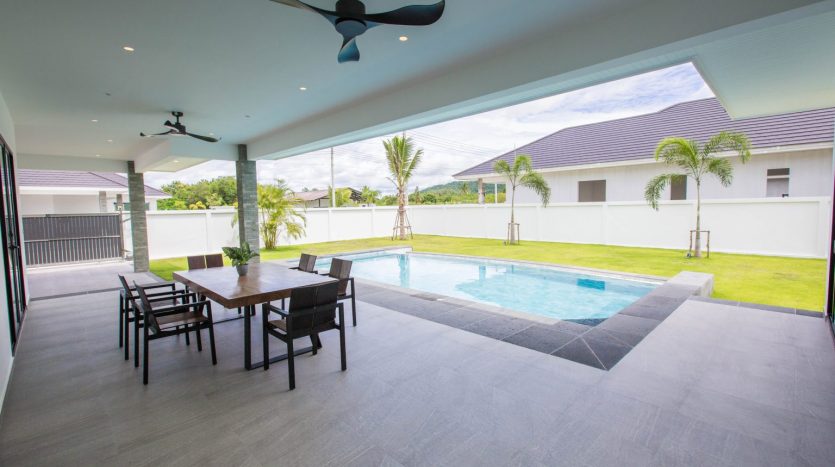 Highland Villas 3 Hua Hin Luxury Pool Villa For Sale Near Black Mountain Golf