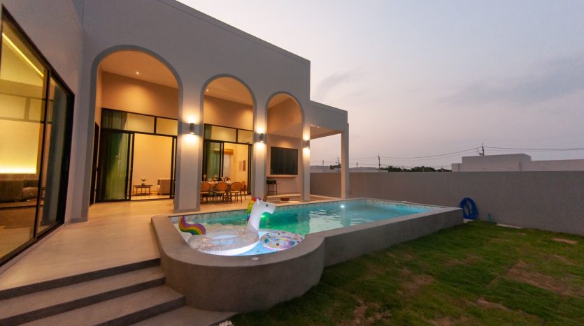 Reeva Cha-am Furnished Home With Pool For Sale in Residential Development