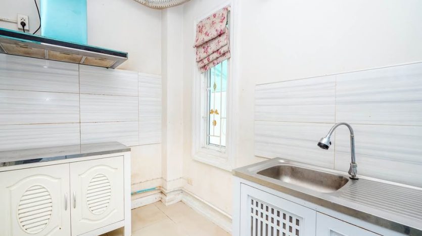 24-Room Apartment for Sale in Hua Hin Soi 94 – Prime Location Near Beach
