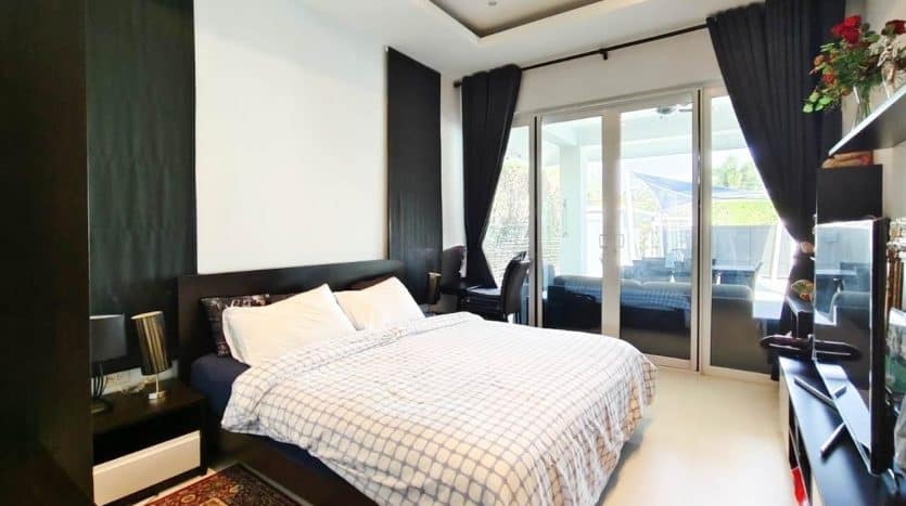 Luxurious 3-Bedroom Pool Villa for Sale in Smart House Valley, Hua Hin