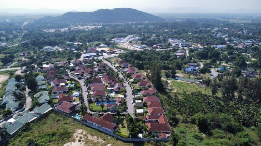 Luxurious 3-Bedroom Pool Villa for Sale in Smart House Valley, Hua Hin