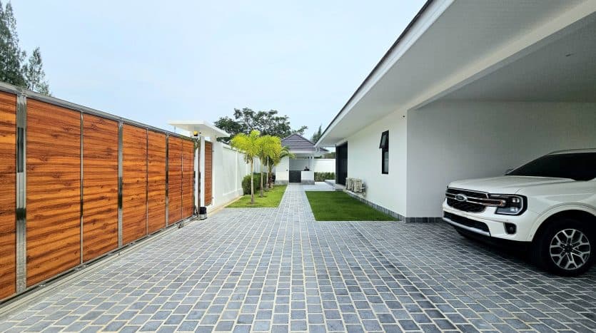 The Clouds 2 Premium Pool Villa for Sale in Hua Hin Soi 70