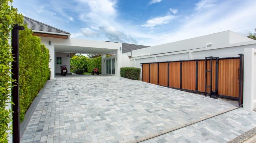 Spacious 3-Bedroom Pool Villa in Hua Hin for Sale at Hillside Hamlet 8