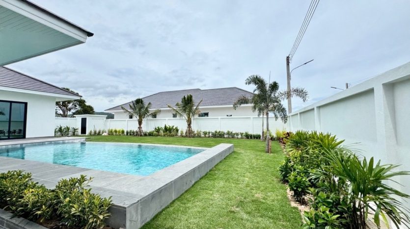 Brand New Luxury 3-Bedroom Pool Villa for Sale in Hua Hin Town