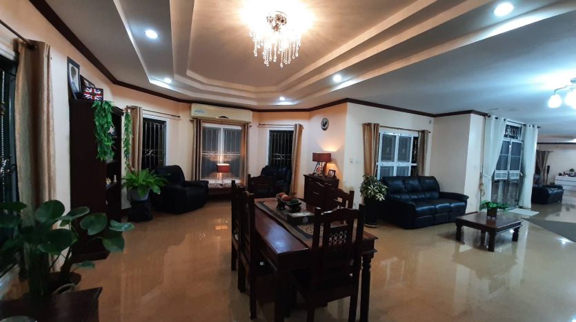 Luxurious Dream Home Pool Villa for Sale in Hua Hin