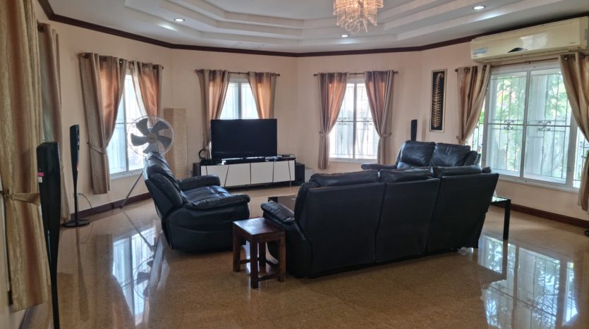 Luxurious Dream Home Pool Villa for Sale in Hua Hin