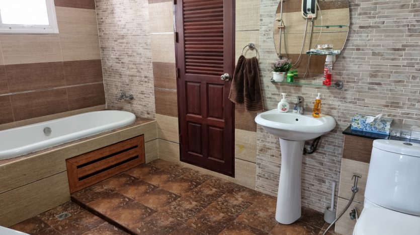 Luxurious Dream Home Pool Villa for Sale in Hua Hin